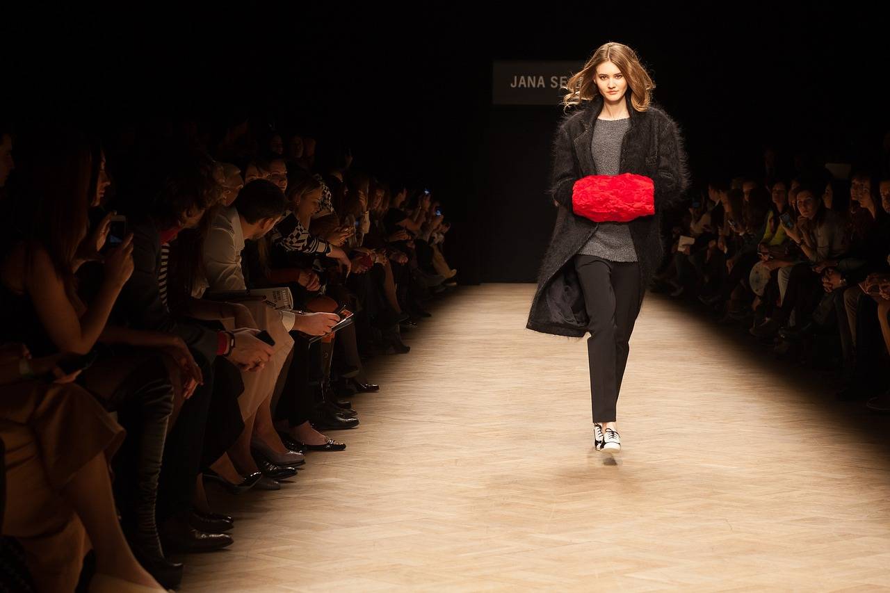 How to Style Statement Pieces for Different Occasions