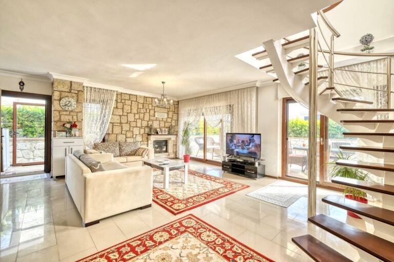 DIY Fence Installation: Tips for a Secure and Stylish Barrier